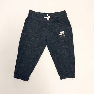 Nike women’s Gym Capri Pants